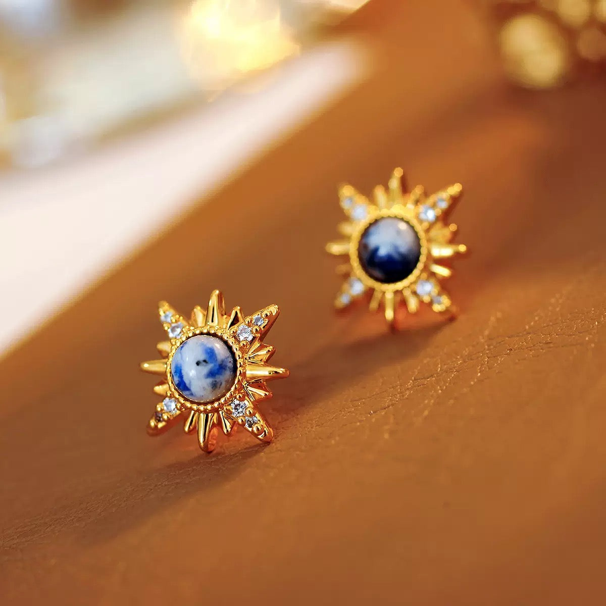 Eight pointed star set with zirconium sunflower, European and American fashion, high-end, personalized and niche necklace, earrings.