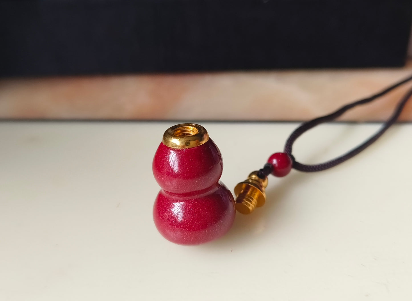 Natural cinnabar gourd pendant