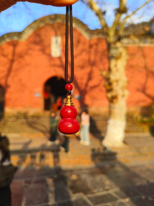 Natural cinnabar gourd pendant